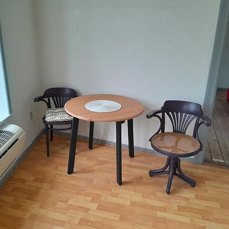 Apartment Mit 2 Zimmern Und Balkon Im Herzen Von Hoyer Højer Exteriör bild