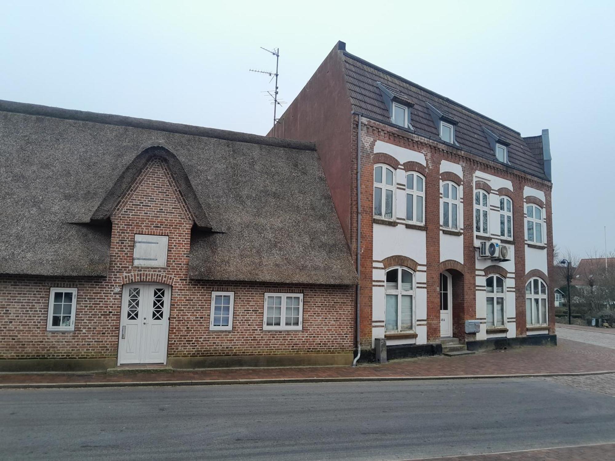 Apartment Mit 2 Zimmern Und Balkon Im Herzen Von Hoyer Højer Exteriör bild